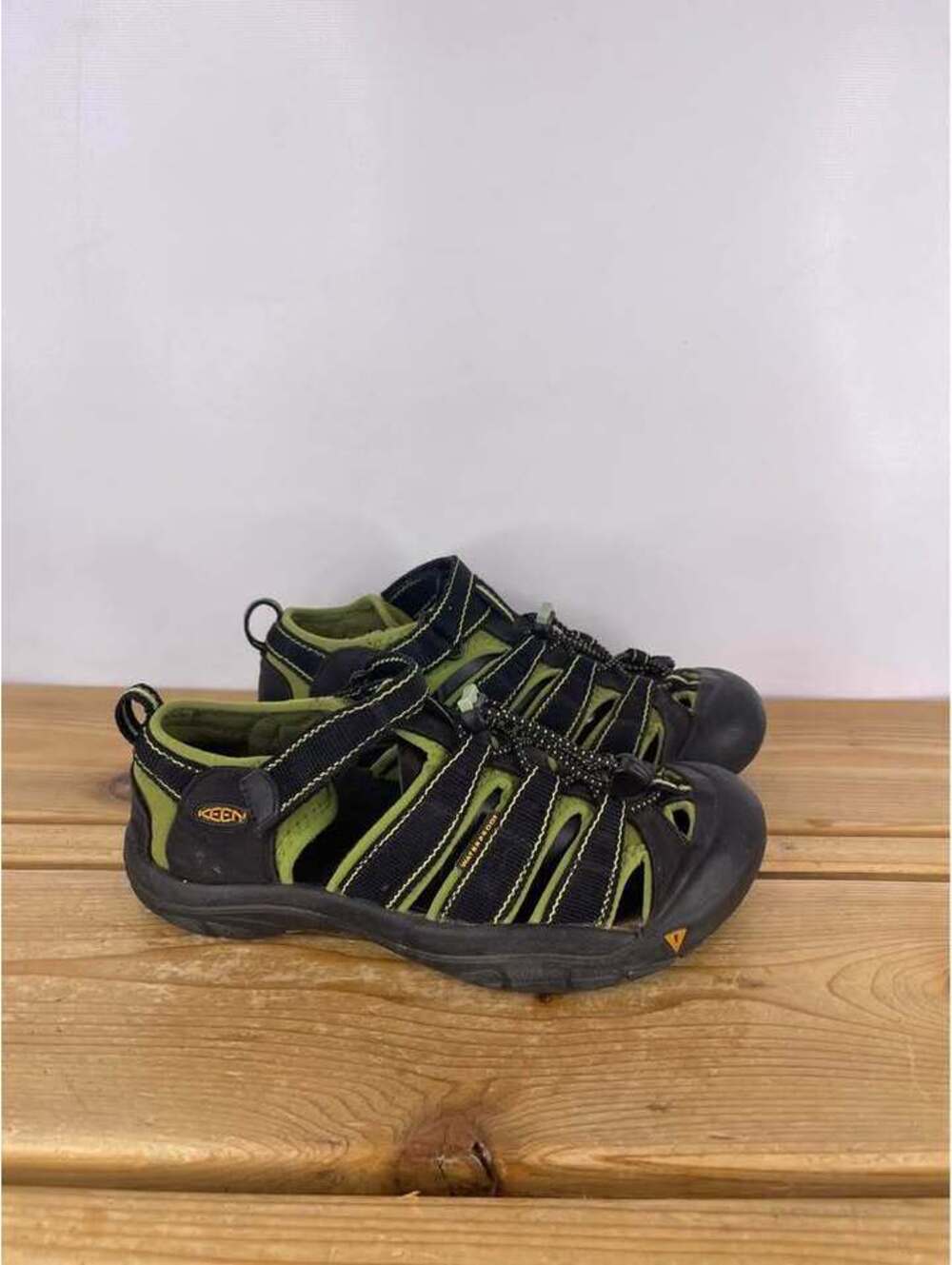 KEEN Newport H2 Sandals Size US 5Y